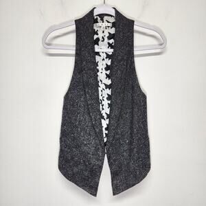 Cabi Sleeveless Blazer Vest Jacket Size XS Grey Tweed Asymmetric Heirloom Chic